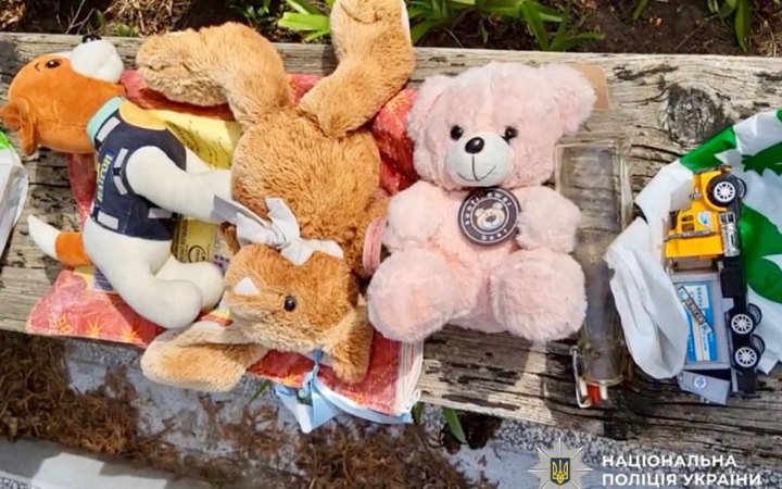 ​У Білій Церкві судитимуть жінку, яка викрадала іграшки з могил загиблих захисників