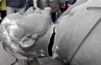 В центре Краматорска снесли памятник Ленину
