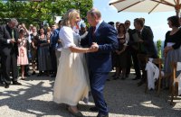 Ексголова МЗС Австрії Кнайсль, яка танцювала з Путіним на весіллі, переїхала в Росію