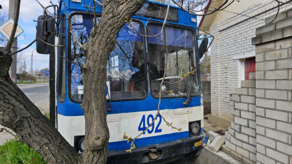 Наслідки російської атаки у Херсоні