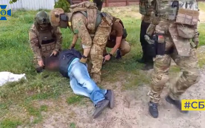На Харківщині затримали російського агента, який "здавав" ворогу позиції ЗСУ