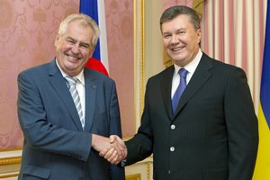 Президент Чехии ожидает визит Януковича