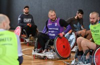 Ви бачили, як пресують колісними кріслами? Репортаж з ветеранського регбі 