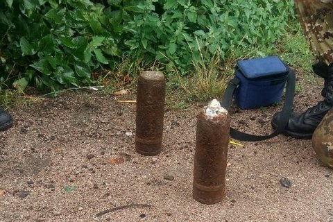 На коліях вокзалу в Житомирі знайшли два артилерійські снаряди