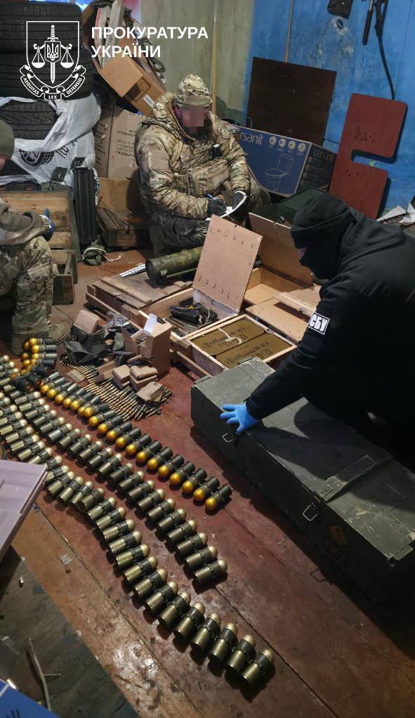 У Києві викрили канал незаконного збуту зброї через фейкову СТО