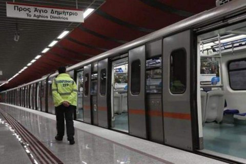 В Афинах на сутки остановлен общественный транспорт из-за забастовки 