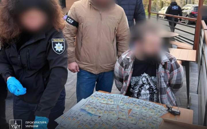 Затримали підполковника Міноборони, який переправляв чоловіків до ЄС