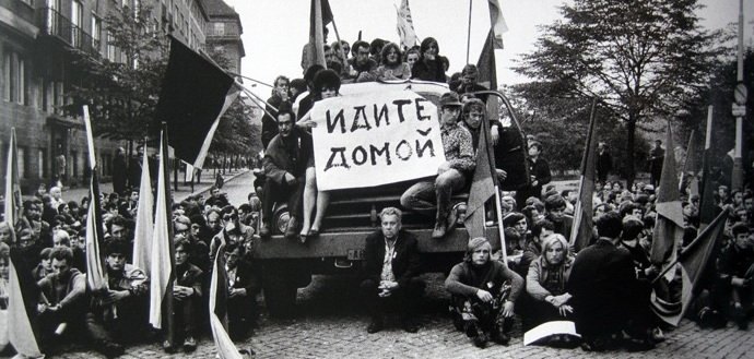 На знімку – один з епізодів Празької весни 1968 року