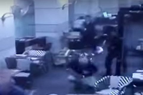 Террористы открыли огонь по посетителям ресторана в Тель-Авиве