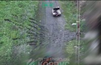 Бійці Третього армійського корпусу евакуювали цивільну з "кіл-зони" за допомогою наземного робота