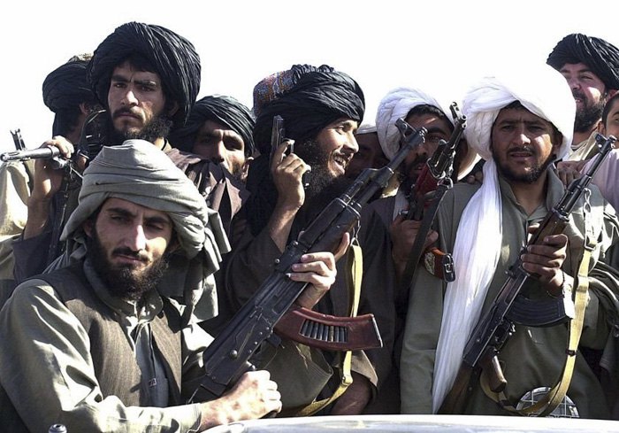 Боевики Талибана хвастаются оружием в соцсетях