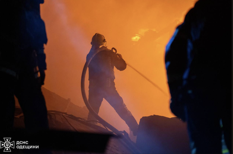 Ліквідація наслідків удару по Одесі 