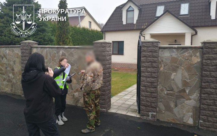 Прокурори повідомили про підозру киянину, який побудував кафе-бар без жодних документів