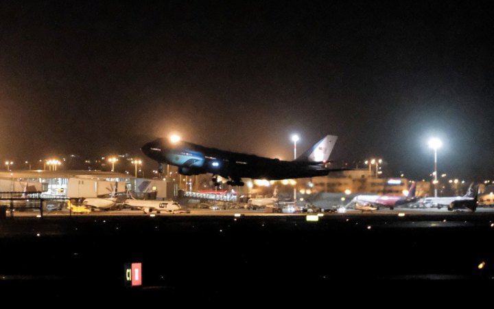 Через крижаний дощ авіарейси у Варшавському аеропорту імені Шопена скасовані або затримані