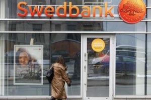 В Латвии паникуют вкладчики Swedbank