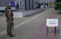 Відкривай або застрелю, волевиявлення прийшло: псевдореферендуми в медіа «ДНР» та «ЛНР»