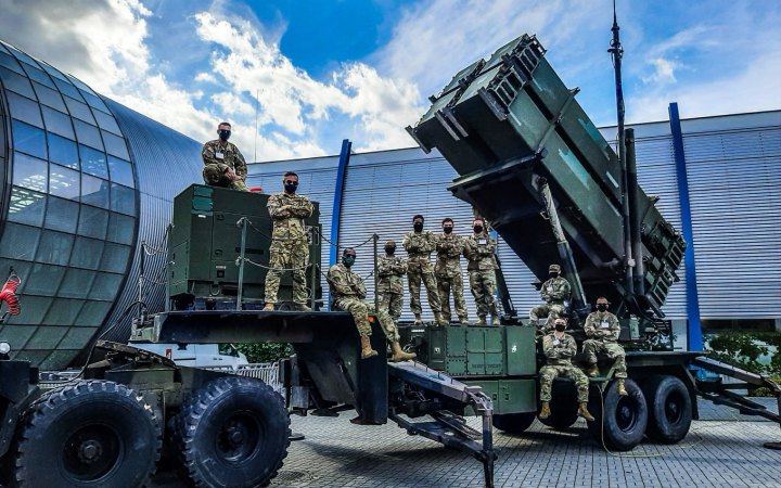 Ядерне стримування, високоточне озброєння, авіація і танки. Як Захід реагує на загрозу Москви 