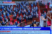 Депутаты нижней палаты парламента Франции стоя аплодировали украинцам и президенту Зеленскому