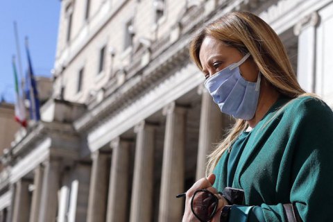 В Италии впервые обнаружили более 20 тысяч случаев коронавируса в сутки