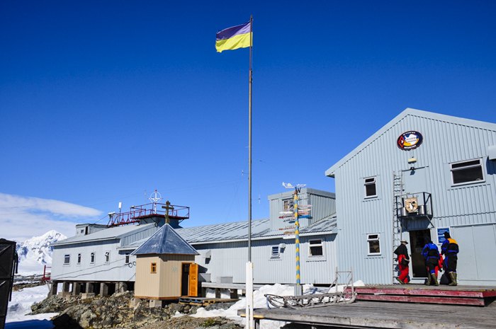 Действующая украинская антарктическая станция Академик Вернадский