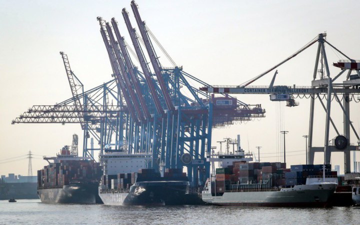 Європейські порти “переповнені” через тарифи Трампа