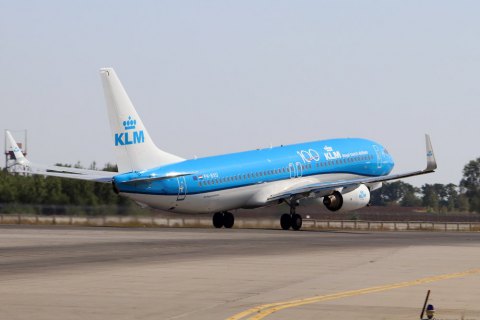 Нідерландська авіакомпанія KLM зупиняє польоти в Україну