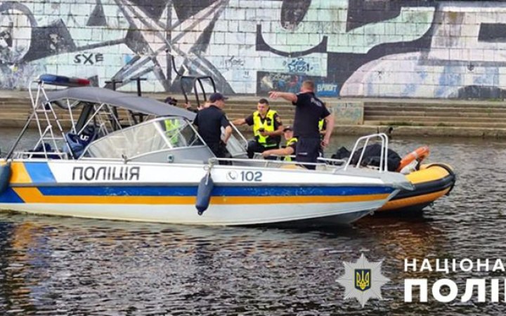 Рятувальники відновили пошуки хлопця, який упав у Дніпро через аварію на атракціоні