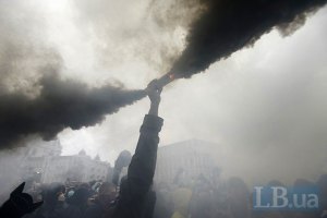 В Николаеве "свободовцы" забросали дымовыми шашками активистов "Русского блока"