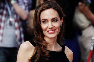 Анджелина Джоли и Стив Мартин получили почетные "Оскары" 