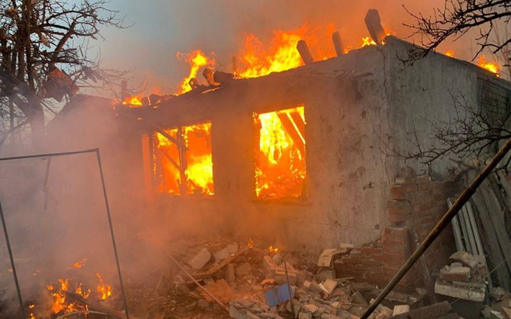 РФ продовжує обстрілювати райони Дніпропетровщини, є жертви і руйнування