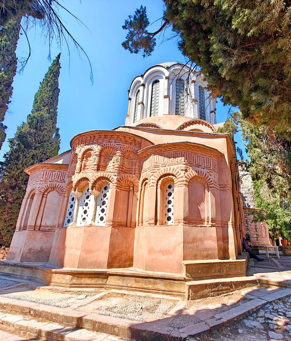 «Новий Монастир» -- «молодший брат» Київської Софії