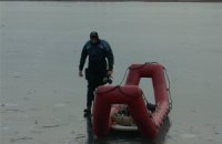 В озере на Позняках рыбаки не успели спасти пожилого мужчину