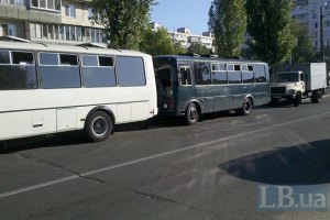 Автобуси далі курсують на Донбас, незважаючи на заборону, - ОДА