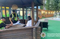 Поліція Київщини притягнула до відповідальності адміністраторку ресторану за російську музику