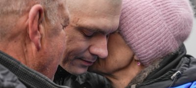 Обійми рідних і розповіді звільнених із полону: як пройшов Великодній обмін 