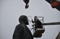 В Ізмаїлі демонтують найбільшого Леніна в Одеській області