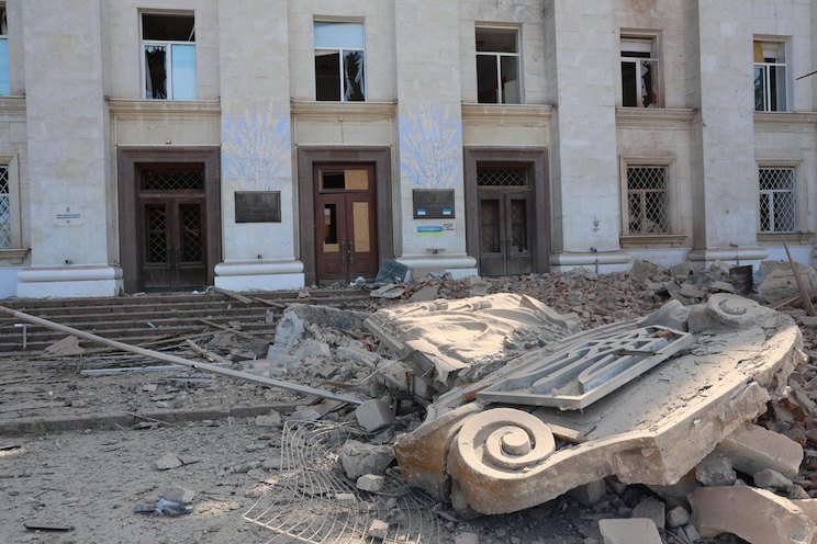 Херсонська ОДА після удару