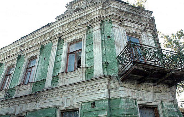 Дом на углу Ильинской и Волошской.