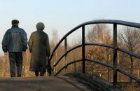 Кабмін Польщі затвердив законопроект про зниження пенсійного віку