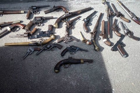 Бывший топ-милиционер Запорожья объявлен в розыск за присвоение коллекции оружия