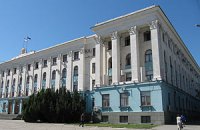 Злоумышленник бросил коктейль Молотова в двери крымского Кабмина