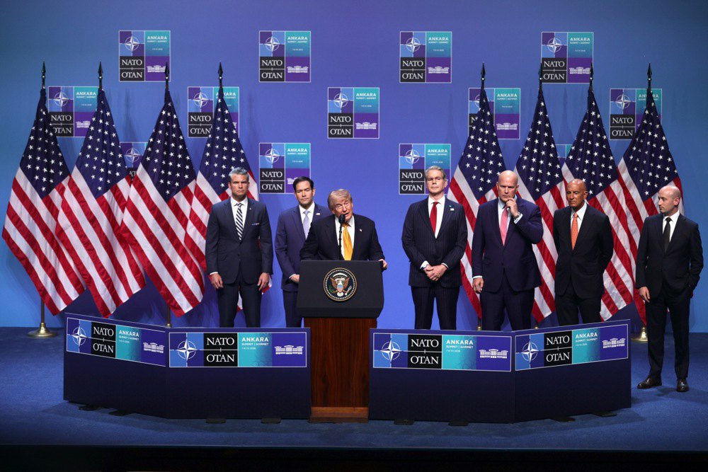Президент США Дональд Трамп (у центрі) під час саміту НАТО в Анкарі, 8 липня 2026 р