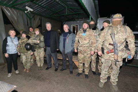 БТІ і нотаріус з державними реєстрами в Станиці Луганській потрапили в "сіру" зону, - Порошенко