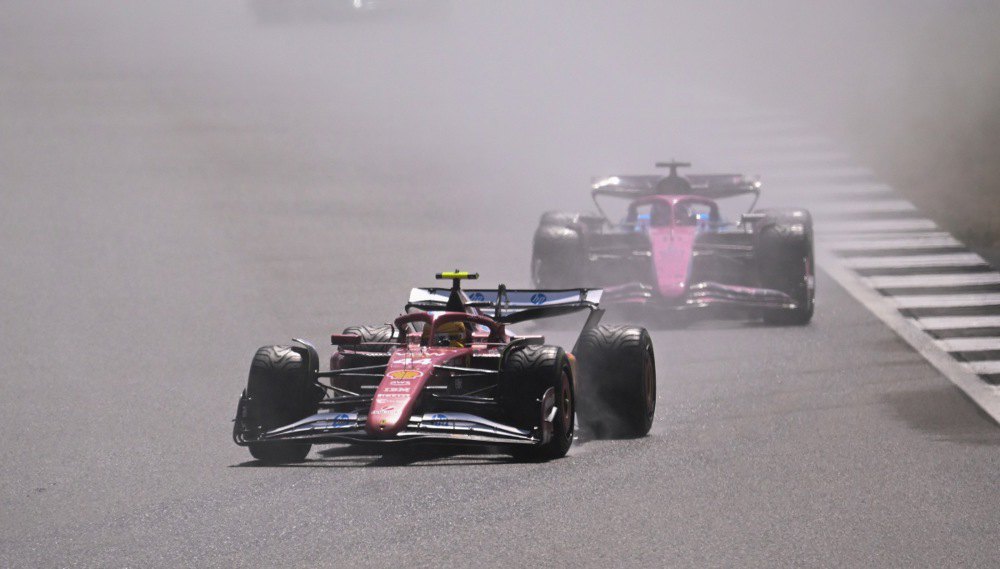 Льюїс Гемілтон під час гонки