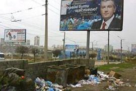Билборд с Ющенко установили на свалке