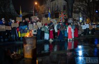Стати голосом полонених. Рідні захисників Маріуполя вийшли на акцію у Львові