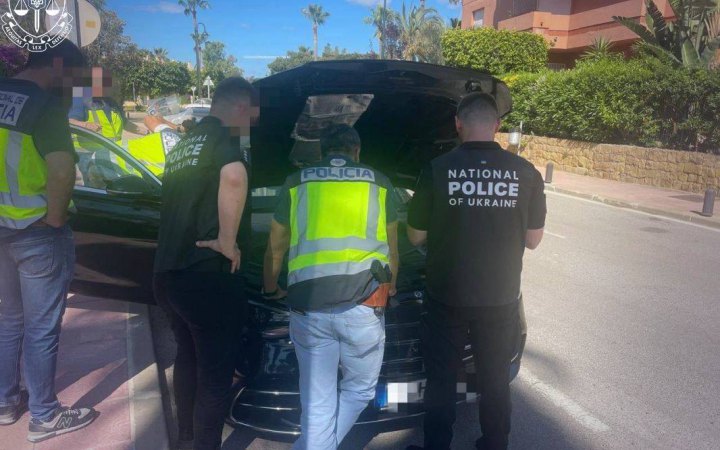 Нові обшуки спецоперації Matador: викрито учасників міжнародного угруповання, що викрадало авто в ЄС