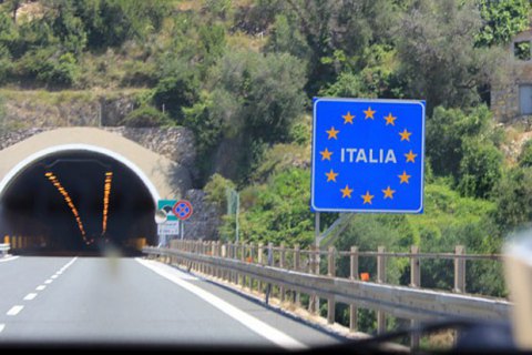 Италия временно ввела пограничный контроль