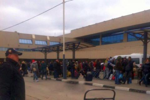 У Ростові-на-Дону через загрозу вибуху евакуювали відвідувачів аеропорту і трьох вокзалів