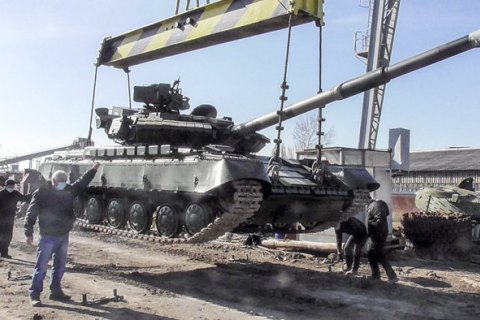 Харьковский бронетанковый завод передал ВСУ 13 отремонтированных танков